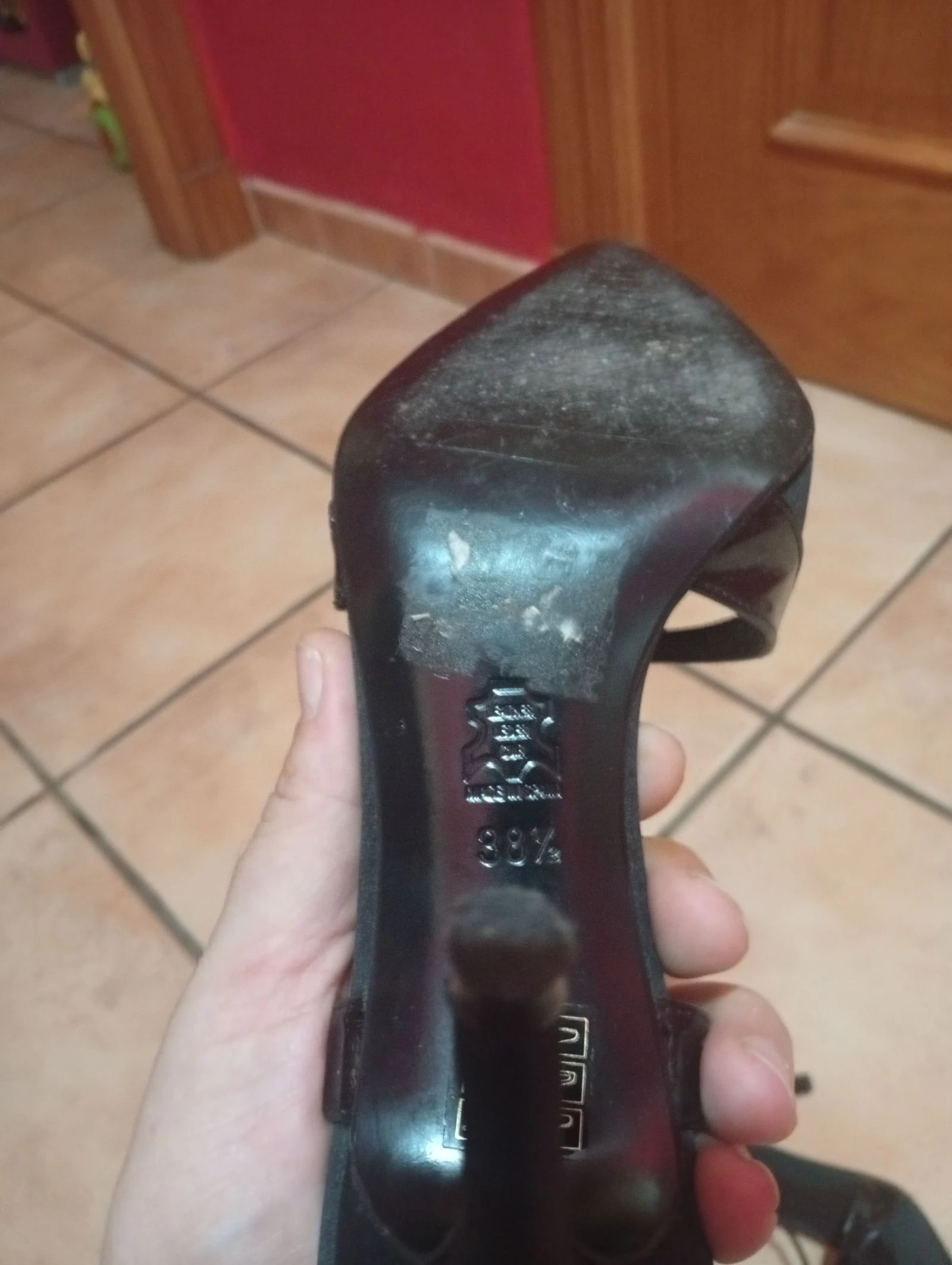 Pointed denatured heels – photo 4